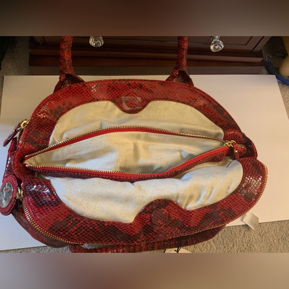 New Women’s Purse - Picture 9 of 15